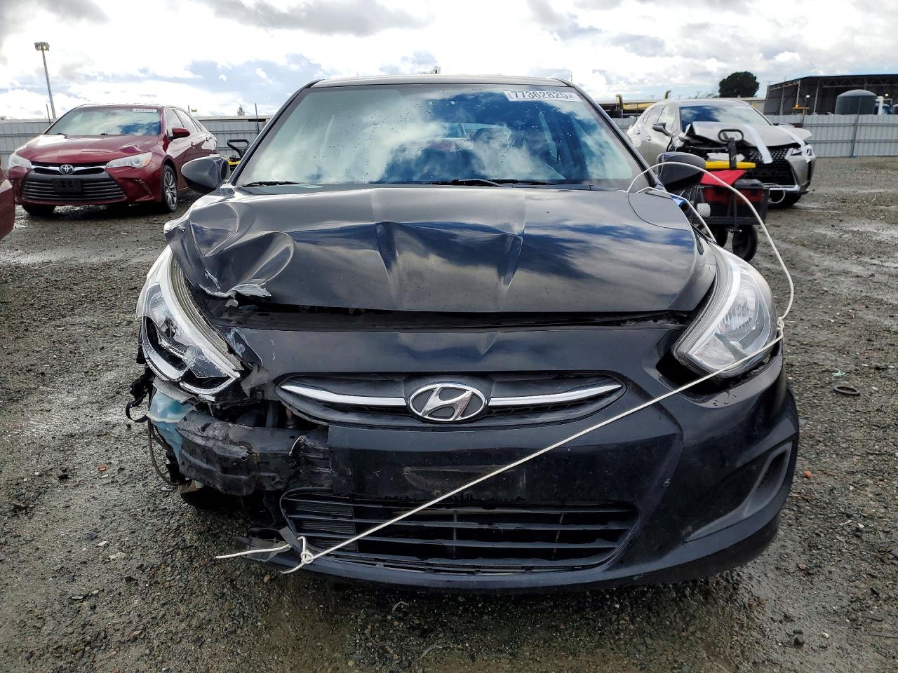 2017 HYUNDAI ACCENT SE photo 9