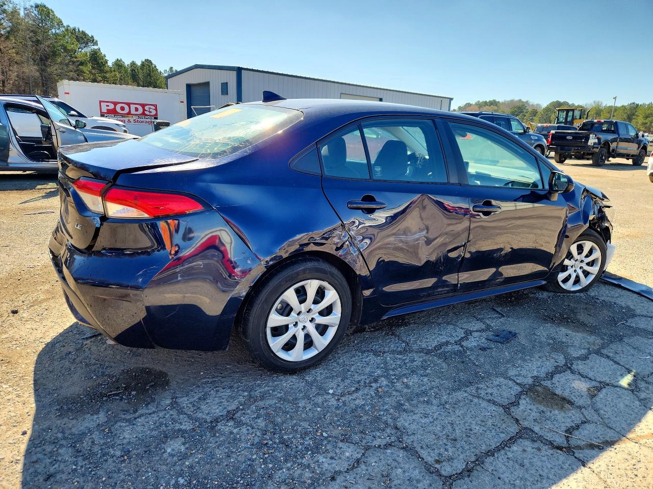 2022 TOYOTA COROLLA LE photo 3