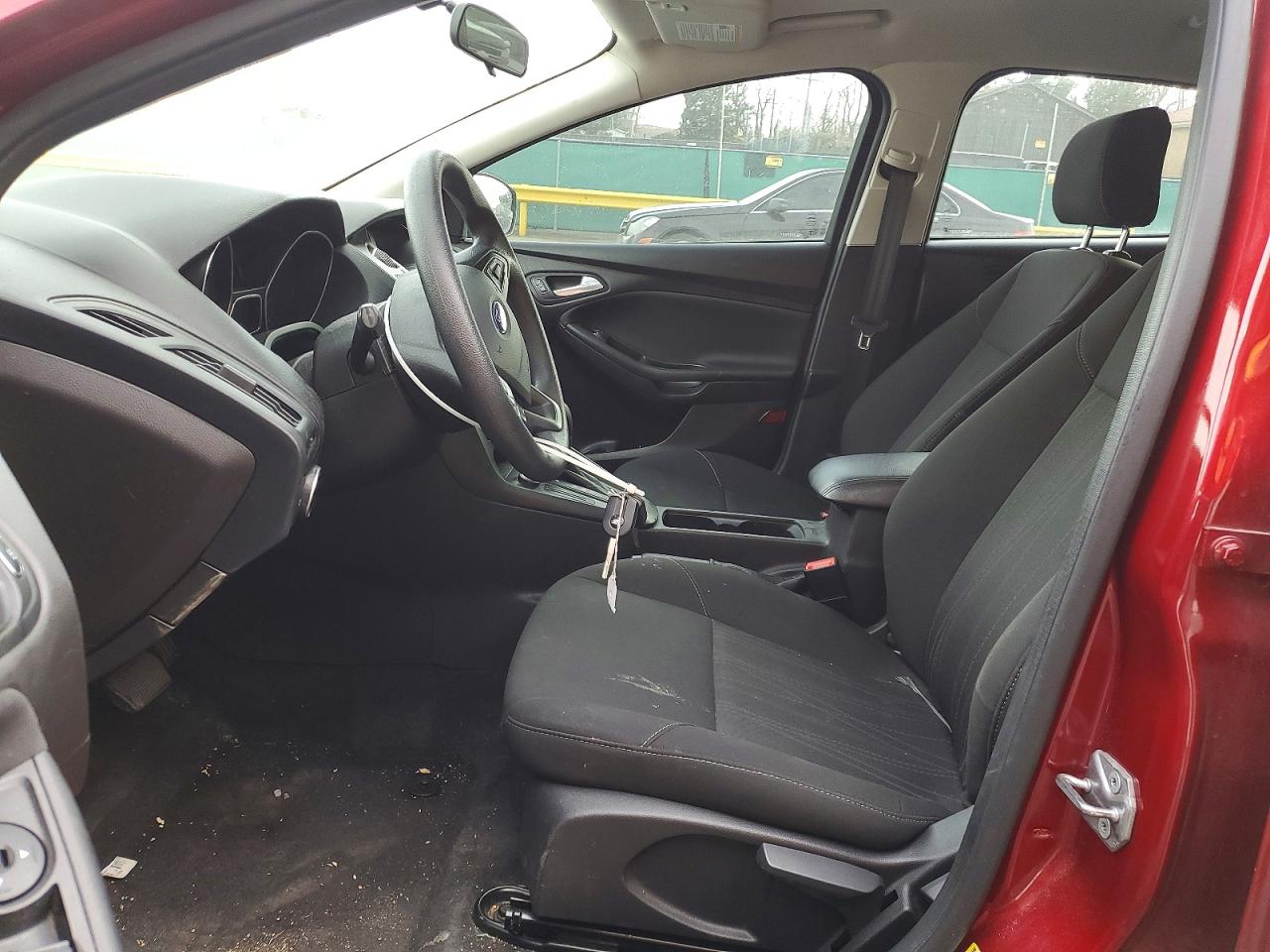 2017 FORD FOCUS SE photo 13