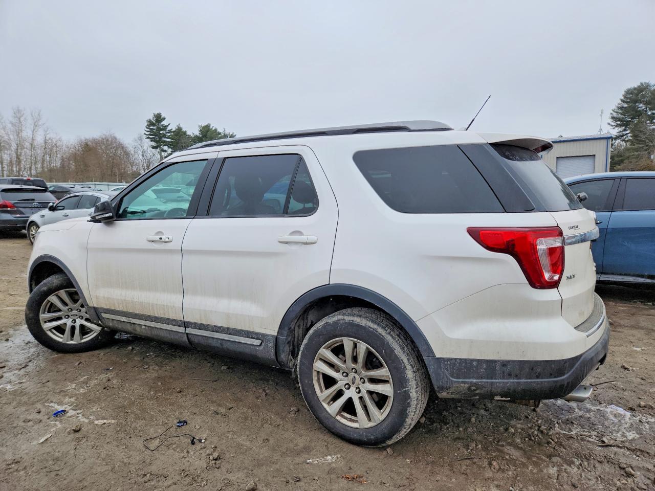 2018 FORD EXPLORER XLT photo 4