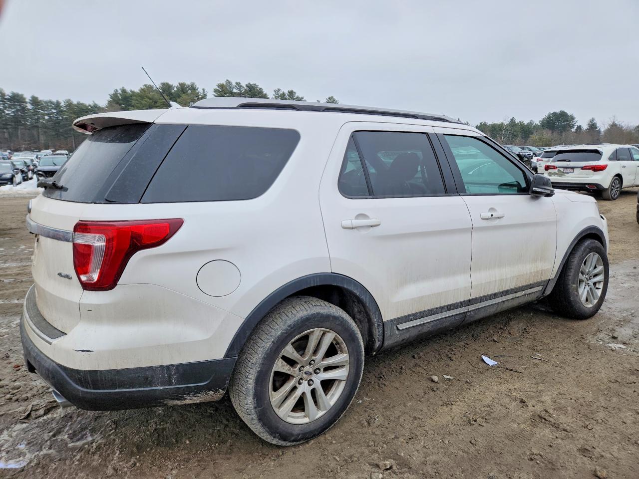 2018 FORD EXPLORER XLT photo 7