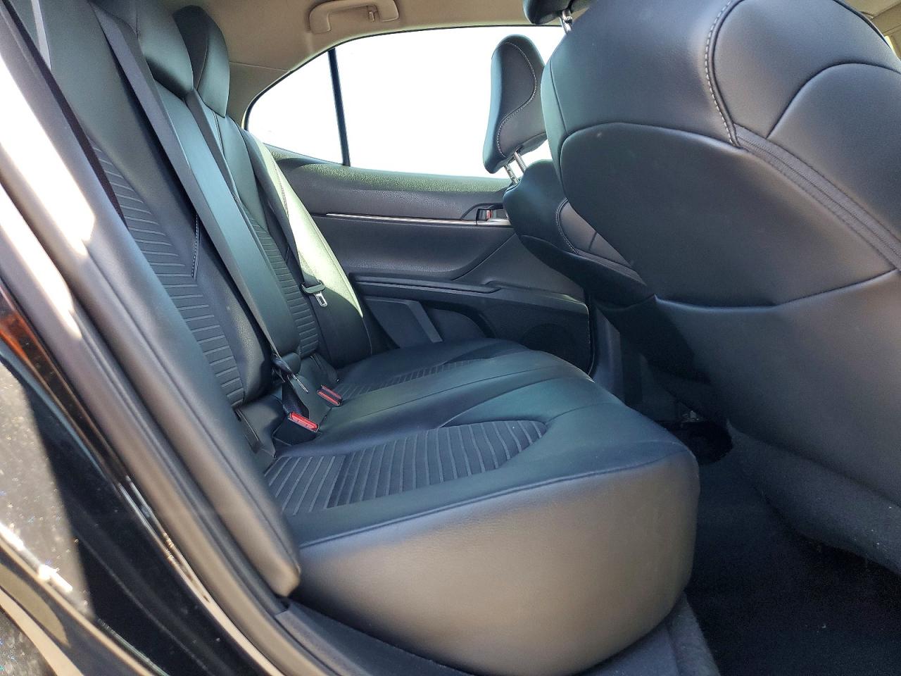 2021 TOYOTA CAMRY photo 19
