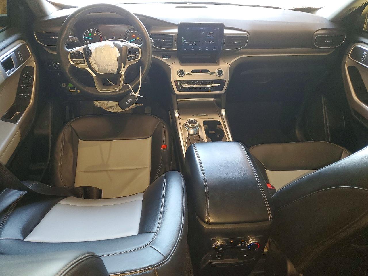 2023 FORD EXPLORER XLT photo 15
