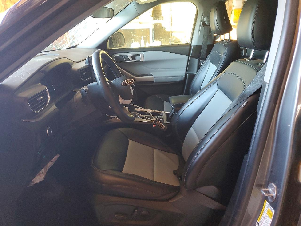 2023 FORD EXPLORER XLT photo 13