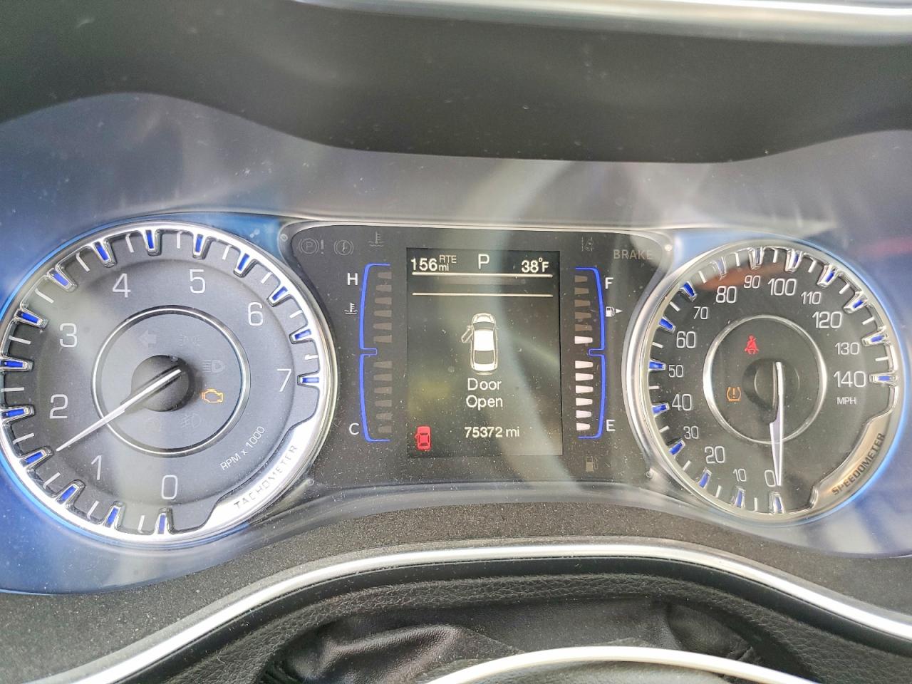 2015 CHRYSLER 200 LIMITED photo 9