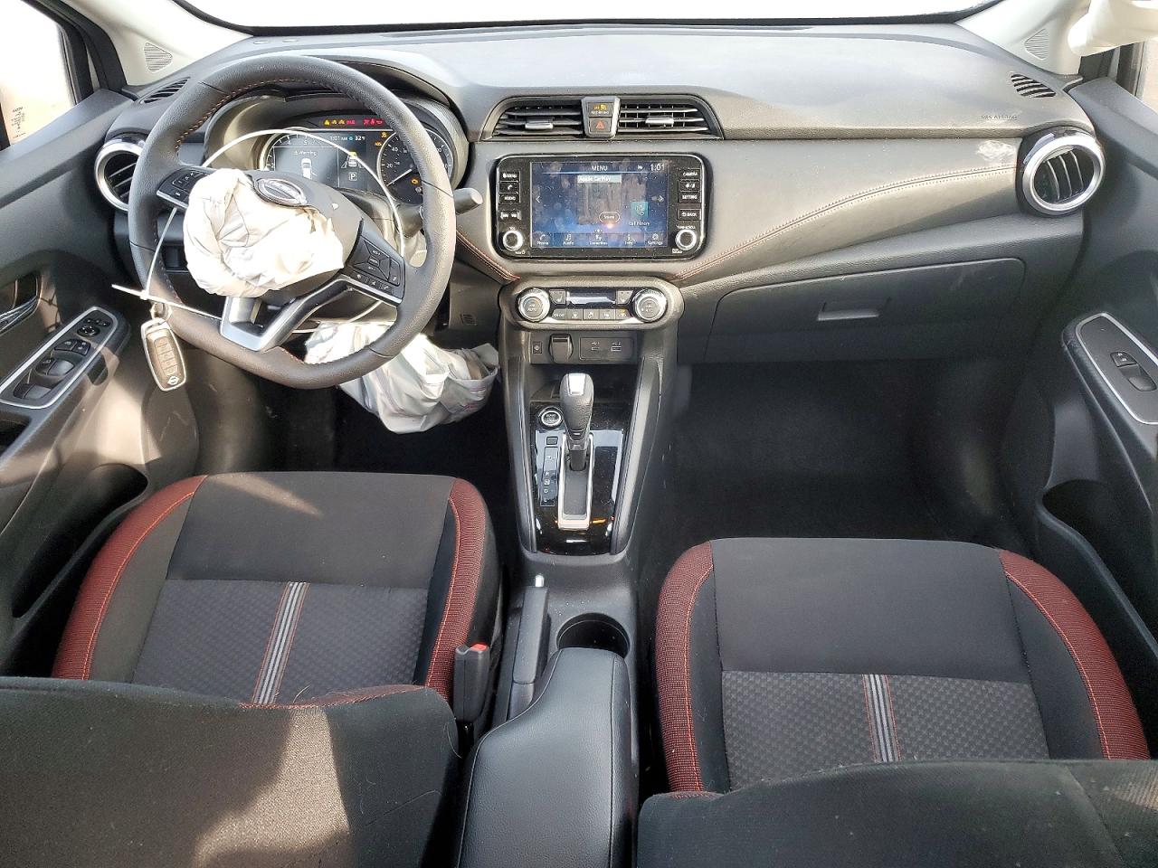 2025 NISSAN VERSA SR photo 15