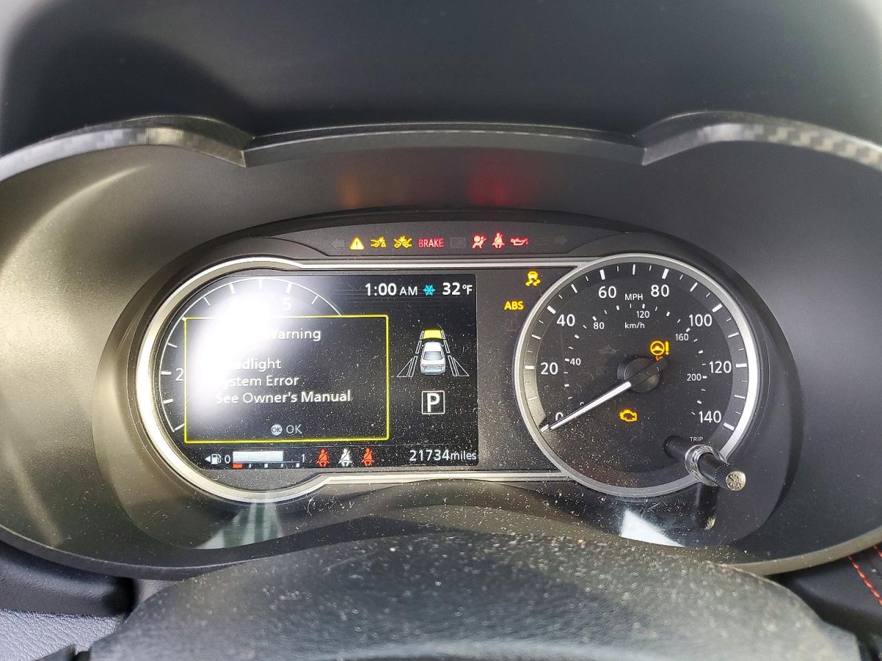 2025 NISSAN VERSA SR photo 17
