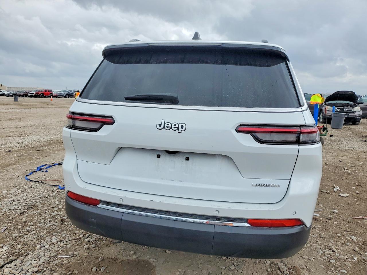 2024 JEEP GRAND CHEROKEE L LAREDO photo 6