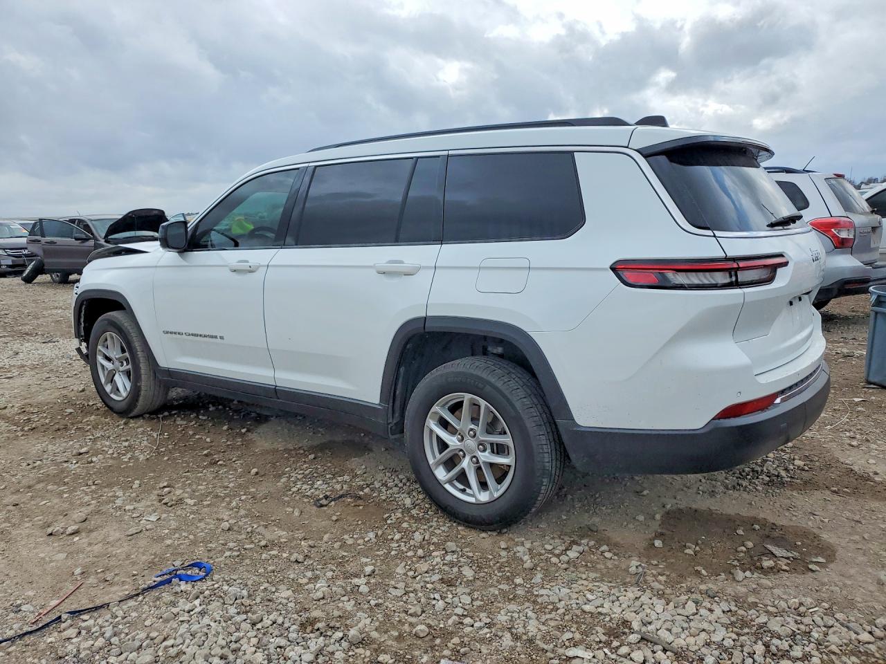 2024 JEEP GRAND CHEROKEE L LAREDO photo 2