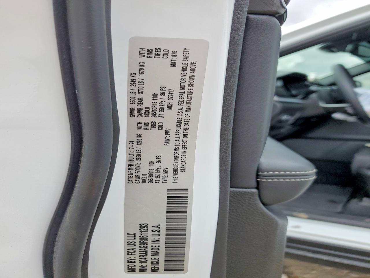 2024 JEEP GRAND CHEROKEE L LAREDO photo 13