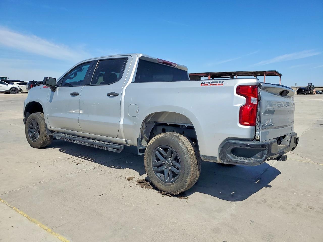 2020 CHEVROLET SILVERADO K1500 TRAIL BOSS CUSTOM photo 2