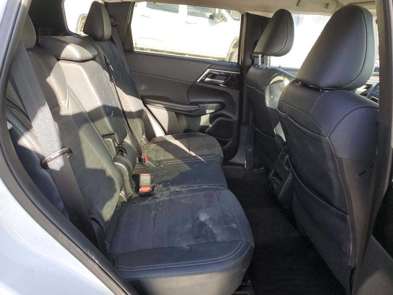 2024 MITSUBISHI OUTLANDER SE photo 21