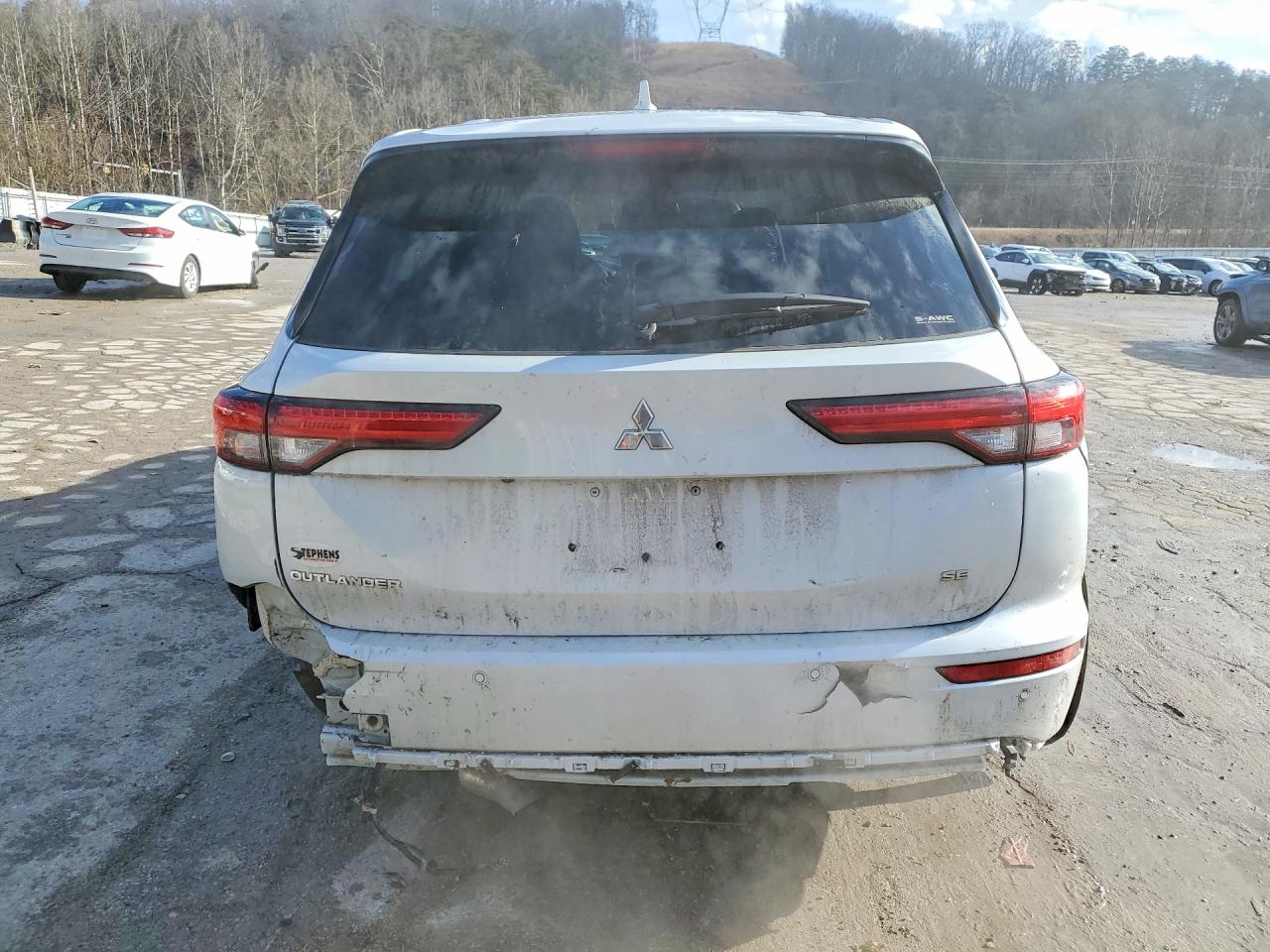 2024 MITSUBISHI OUTLANDER SE photo 11