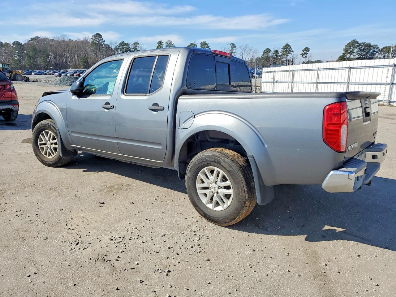 2017 NISSAN FRONTIER photo 4