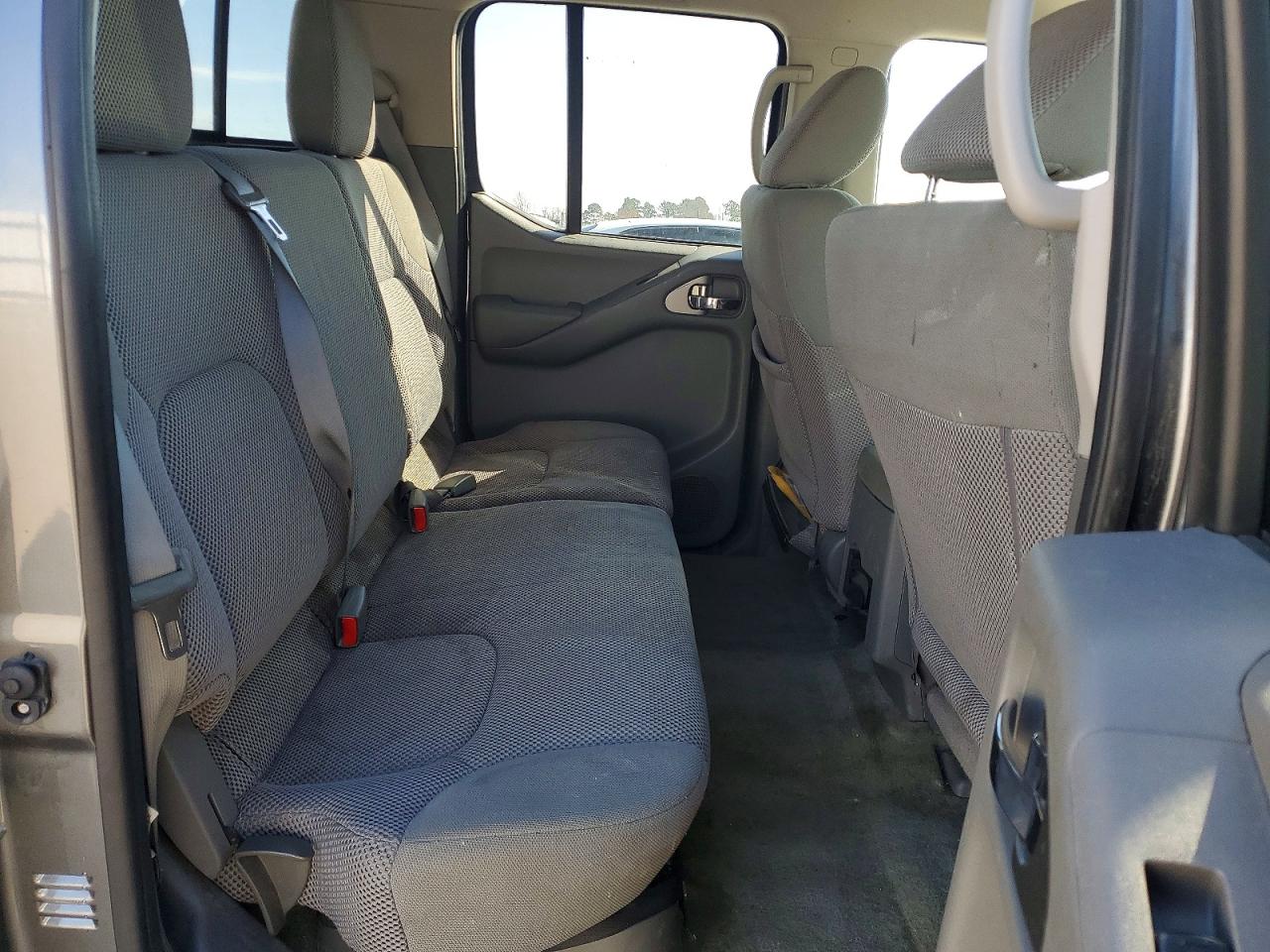 2017 NISSAN FRONTIER photo 28