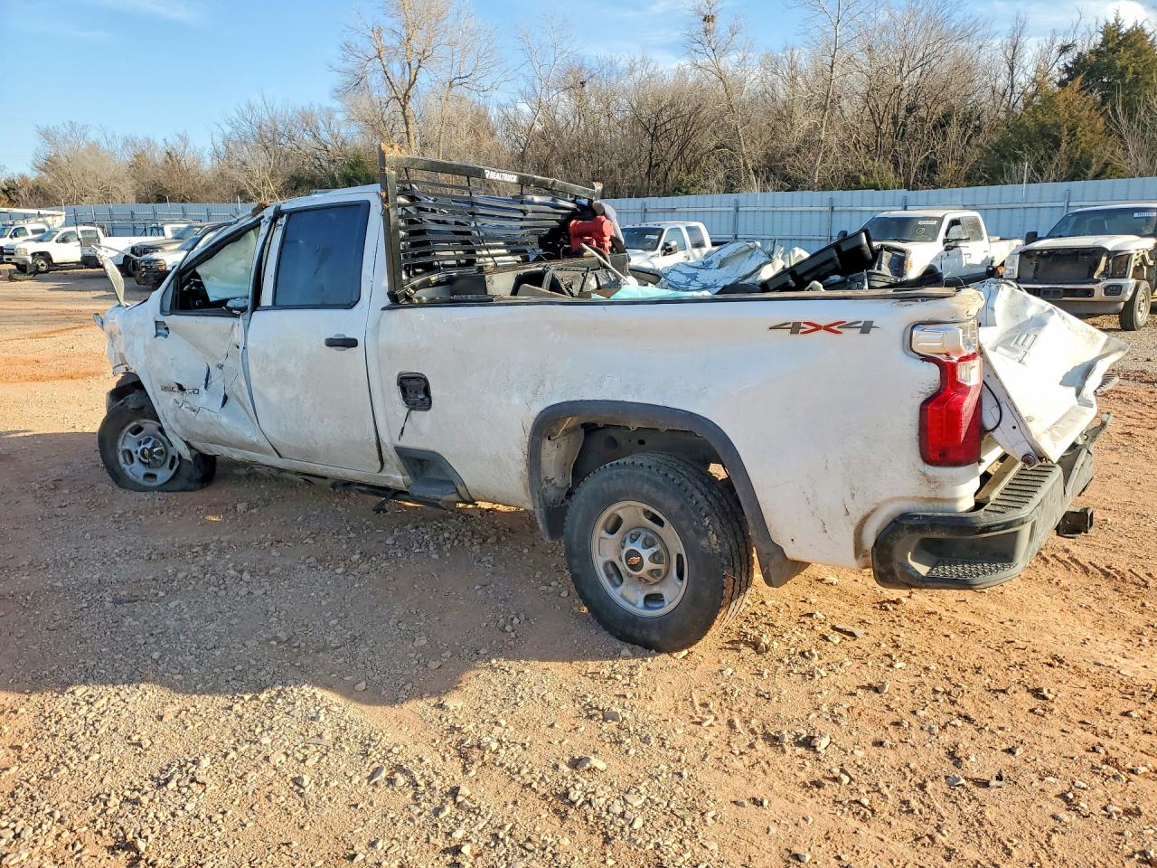 2025 CHEVROLET SILVERADO K2500 HEAVY DUTY photo 3