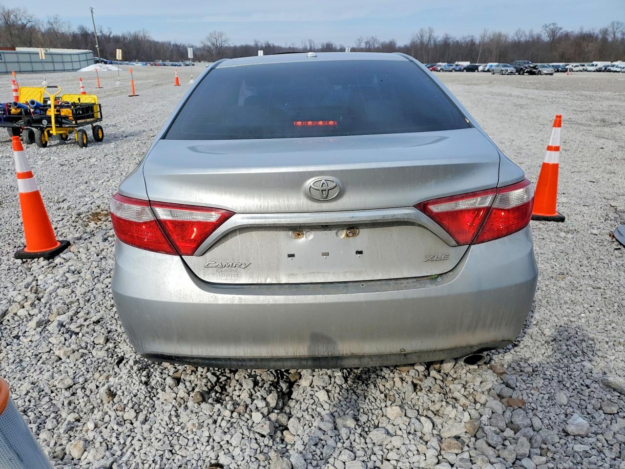 2017 TOYOTA CAMRY XLE photo 11