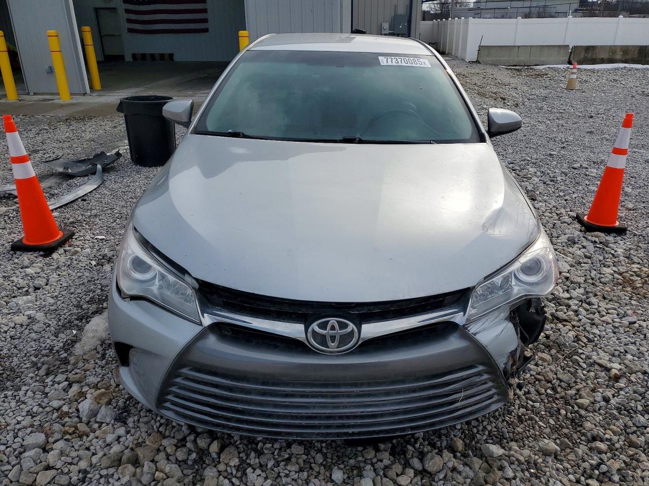2017 TOYOTA CAMRY XLE photo 9