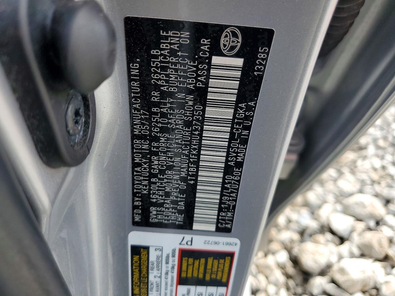 2017 TOYOTA CAMRY XLE photo 25