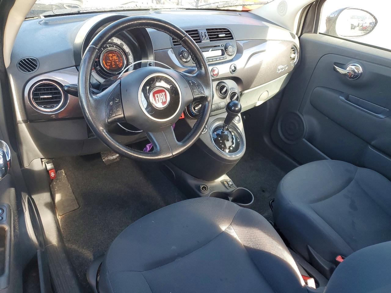 2015 FIAT 500 POP photo 15