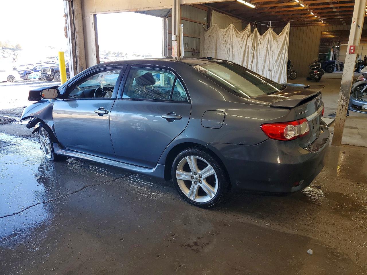 2013 TOYOTA COROLLA S photo 3