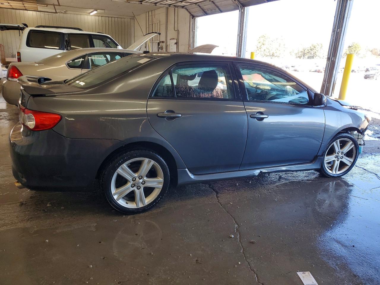 2013 TOYOTA COROLLA S photo 5