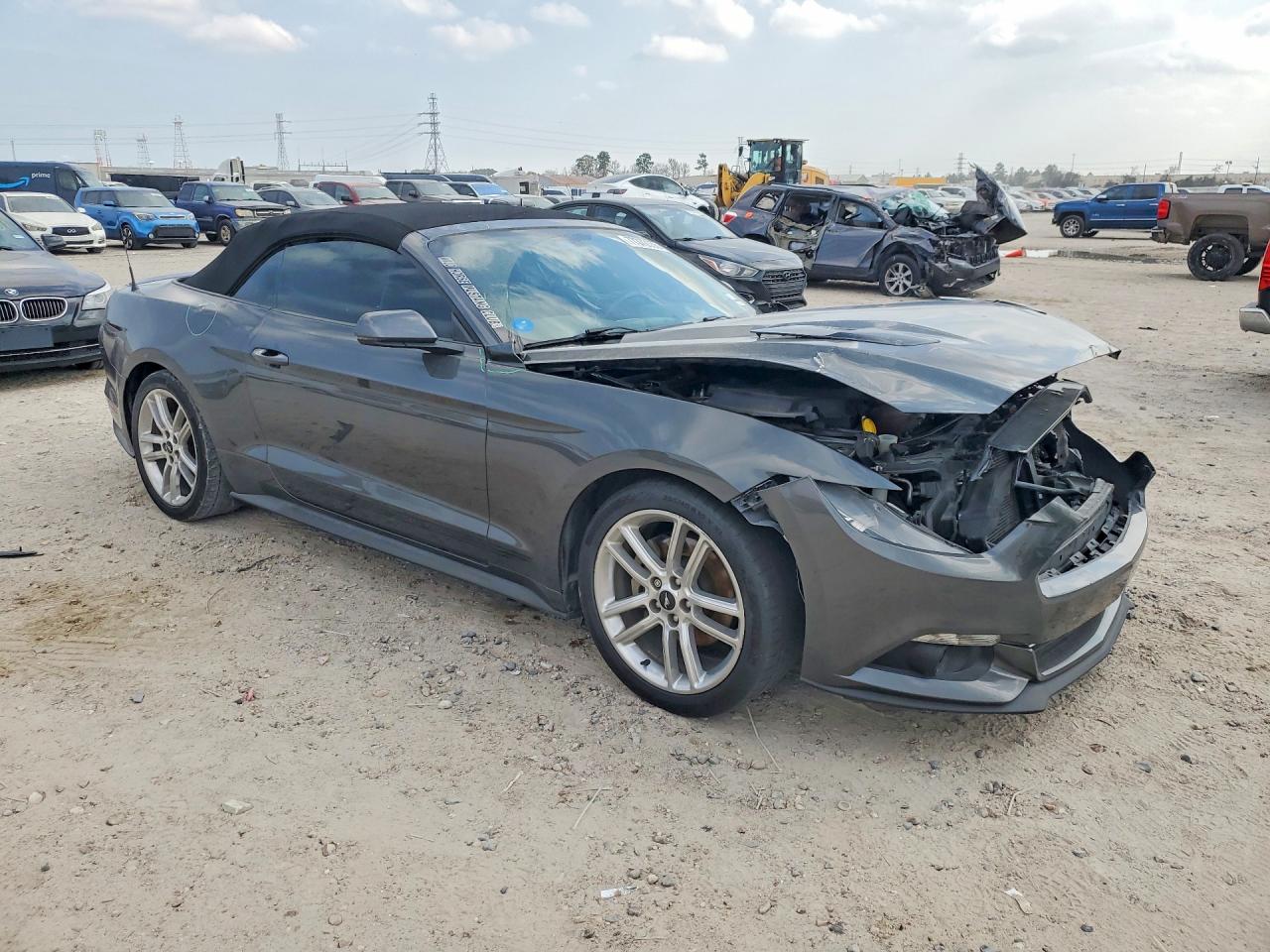 2017 FORD MUSTANG photo 4