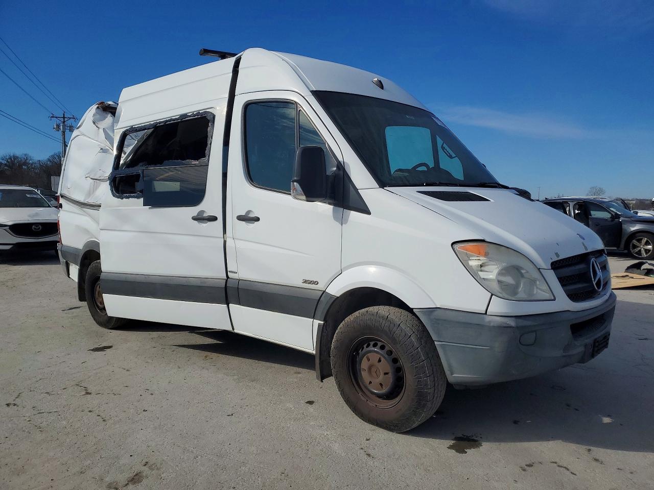 2013 MERCEDES-BENZ SPRINTER 2500 photo 4