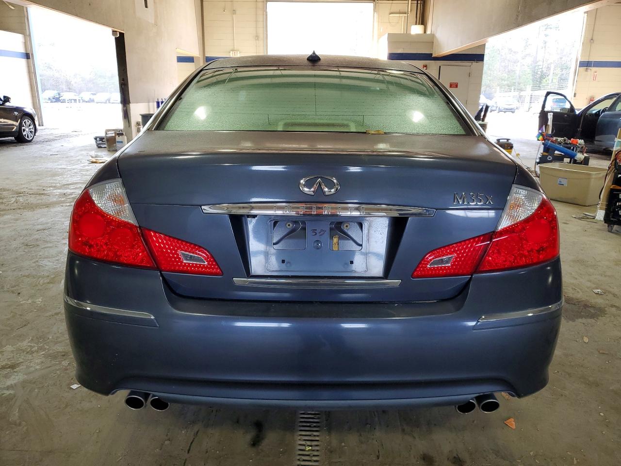 2010 INFINITI M35 BASE photo 6