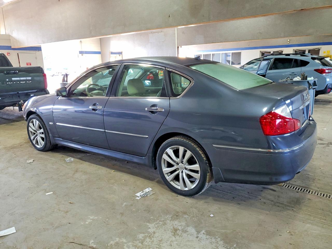2010 INFINITI M35 BASE photo 2