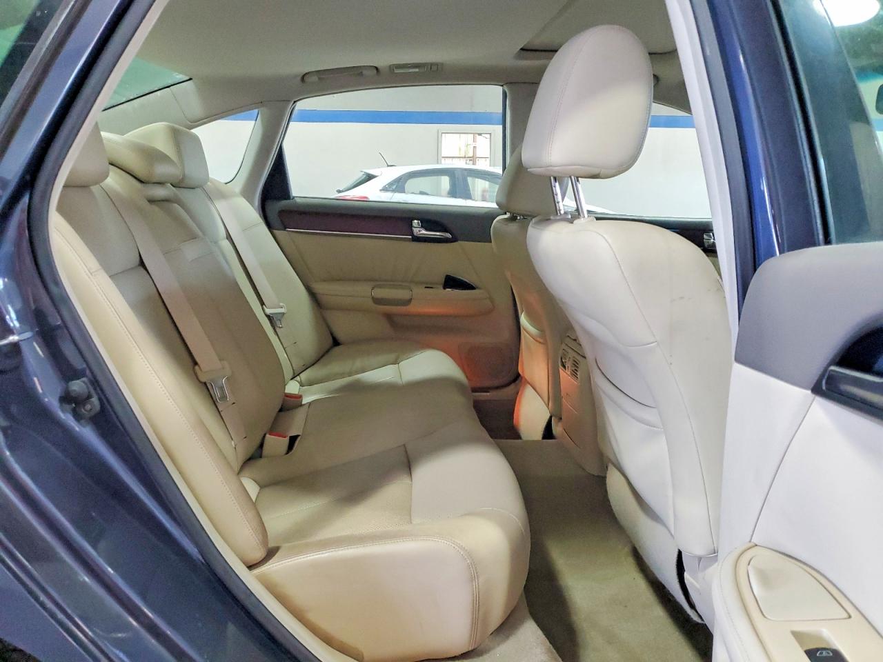 2010 INFINITI M35 BASE photo 10