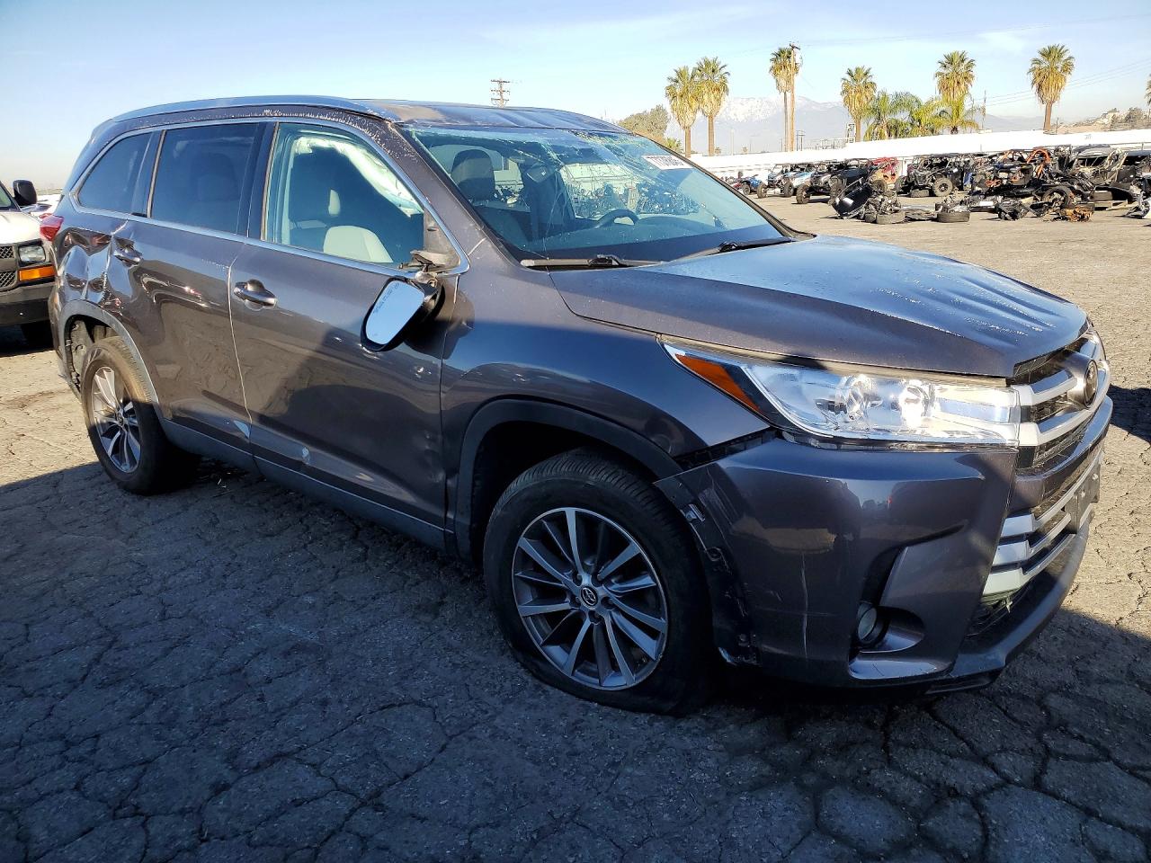 2019 TOYOTA HIGHLANDER photo 4