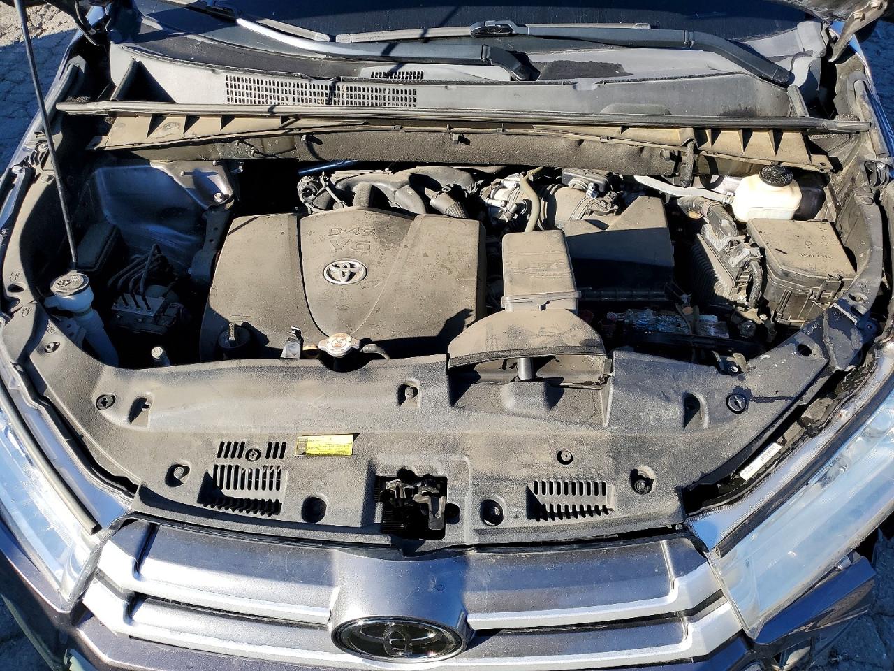 2019 TOYOTA HIGHLANDER photo 12