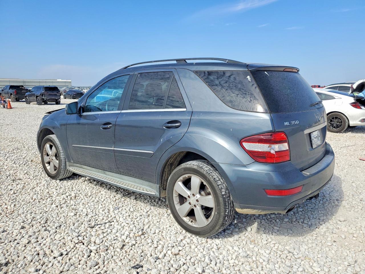 2011 MERCEDES-BENZ ML 350 photo 2