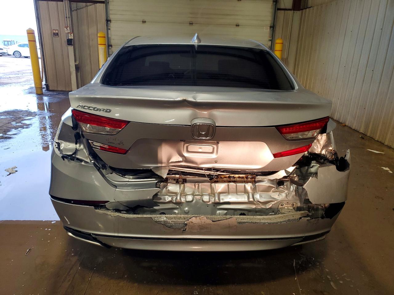 2018 HONDA ACCORD LX photo 6
