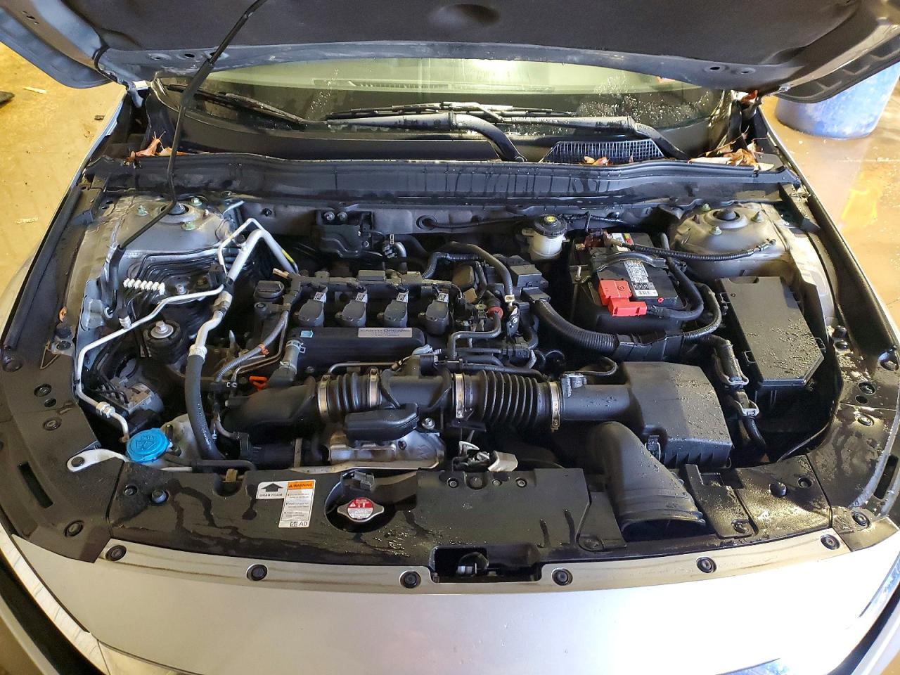 2018 HONDA ACCORD LX photo 11