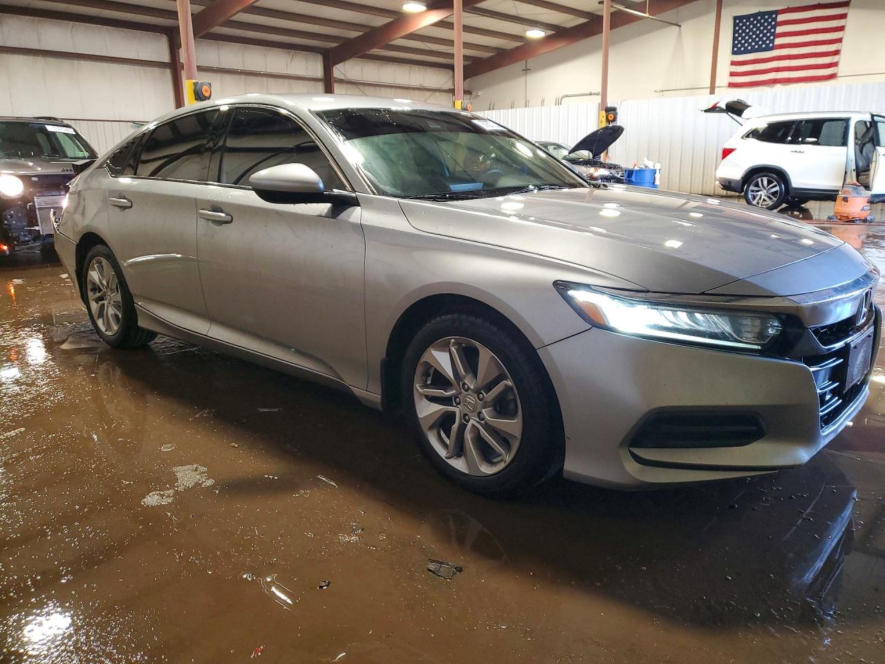 2018 HONDA ACCORD LX photo 4