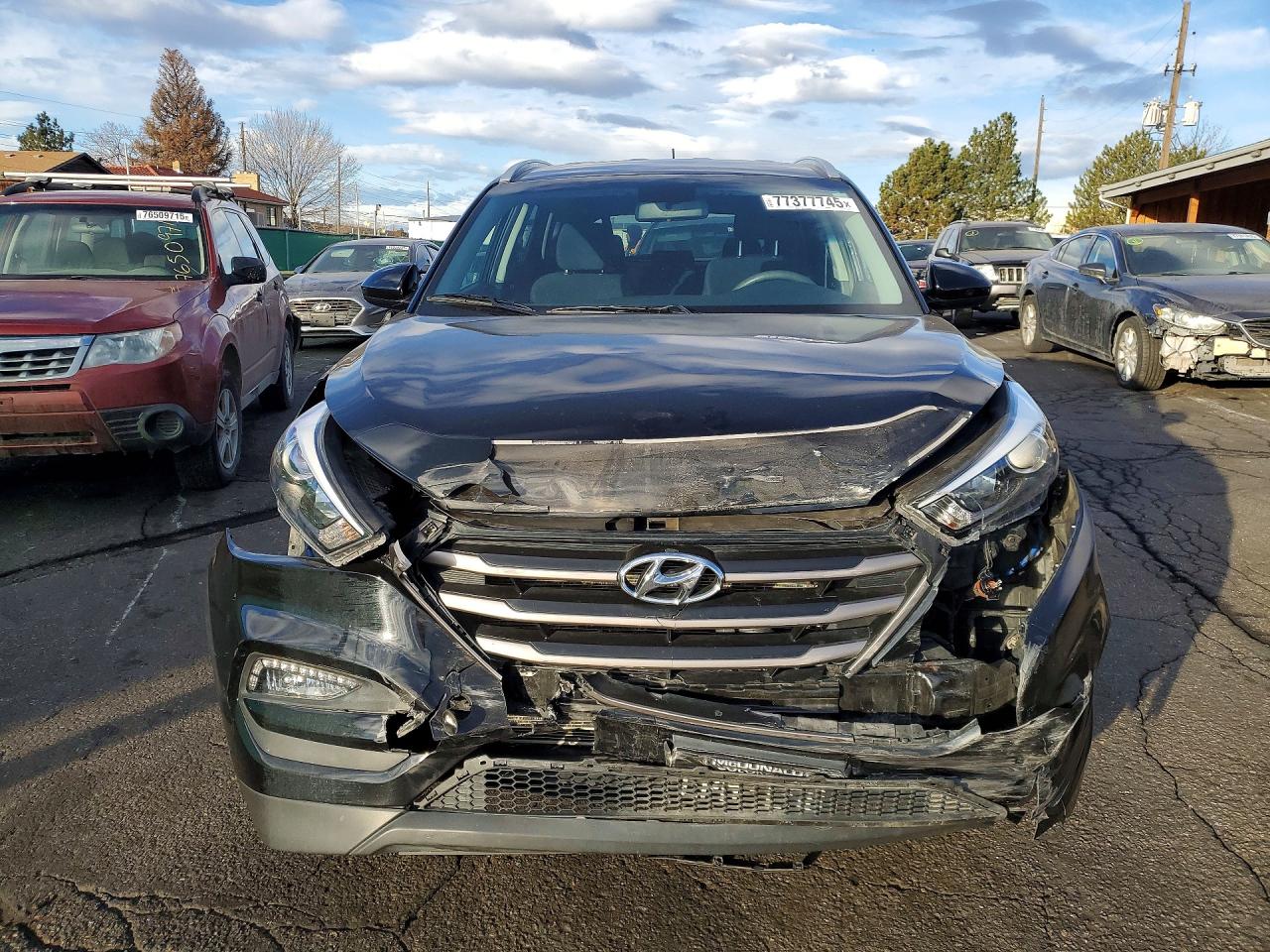 2016 HYUNDAI TUCSON photo 9