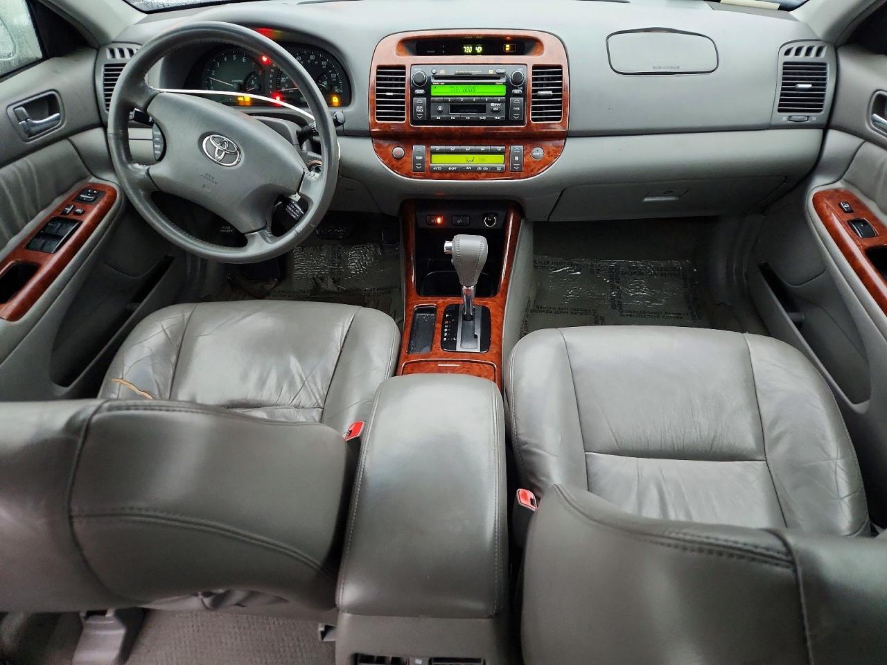 2004 TOYOTA CAMRY photo 29
