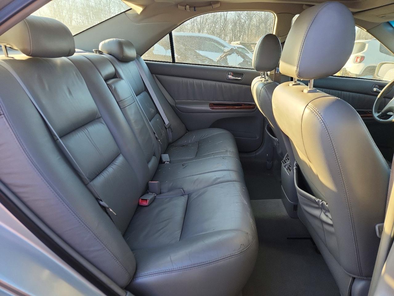 2004 TOYOTA CAMRY photo 37