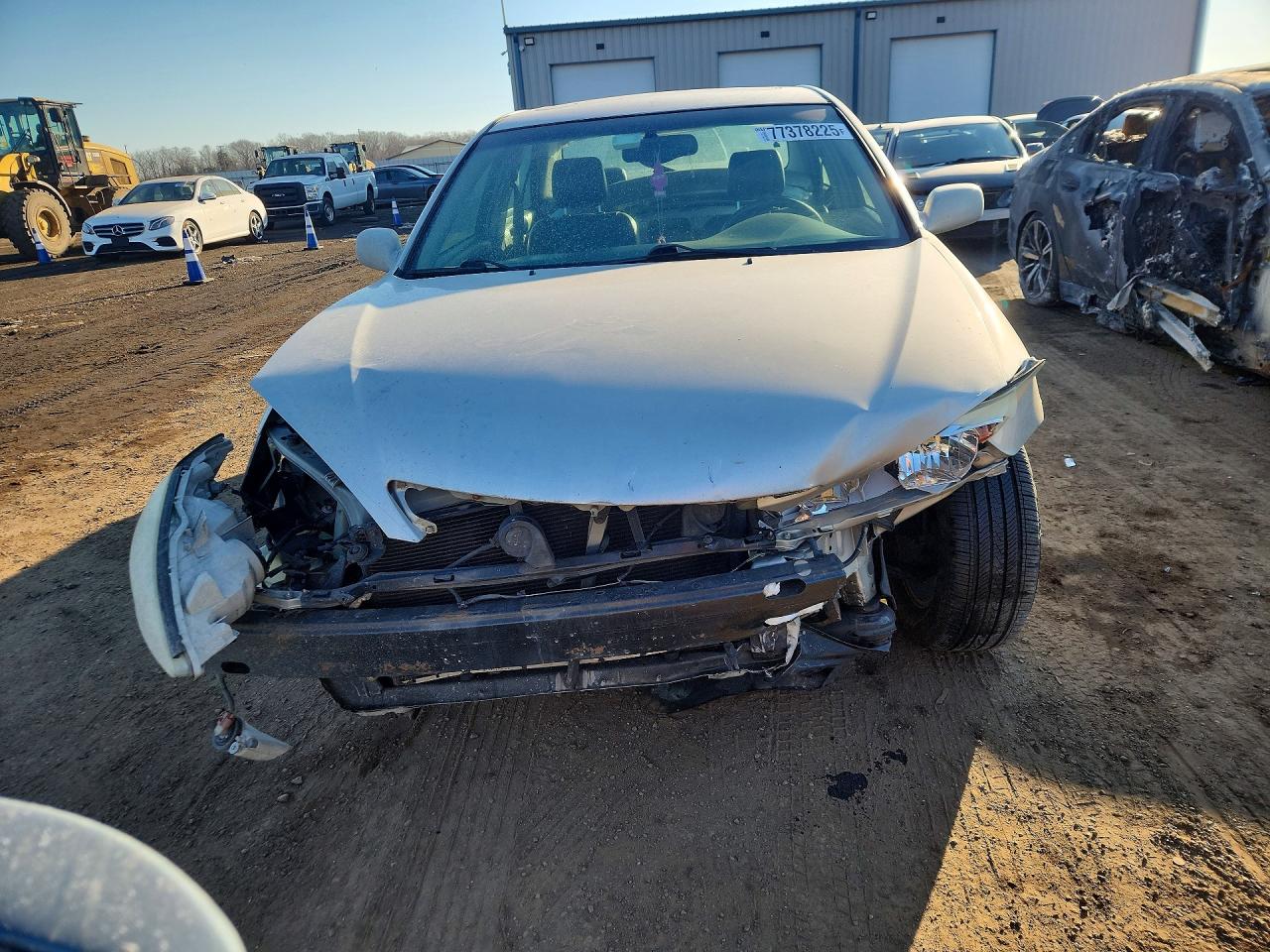 2004 TOYOTA CAMRY photo 17