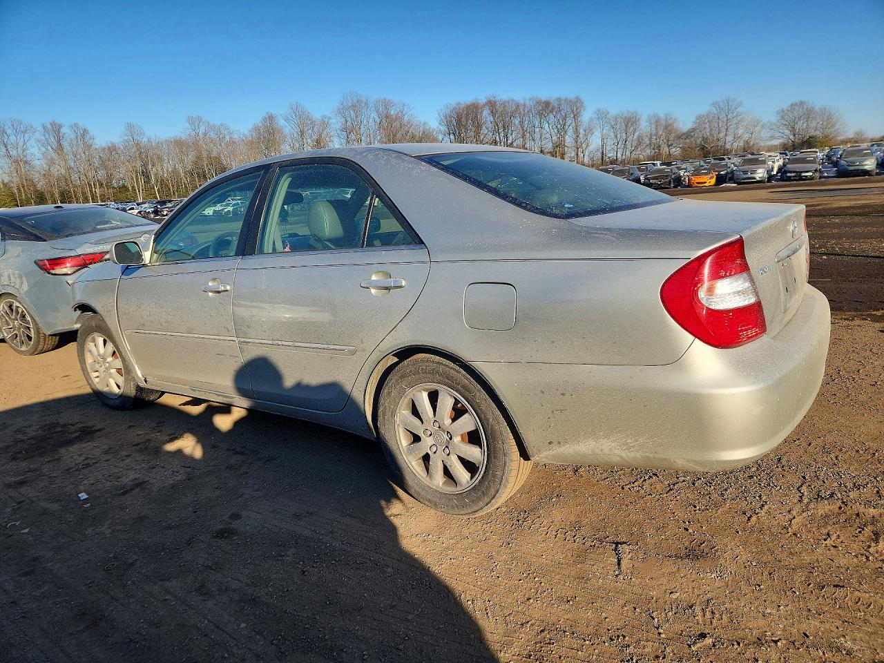 2004 TOYOTA CAMRY photo 5