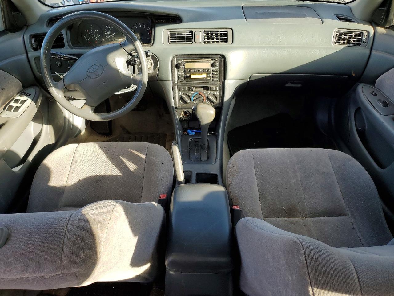 1999 TOYOTA CAMRY CE photo 8