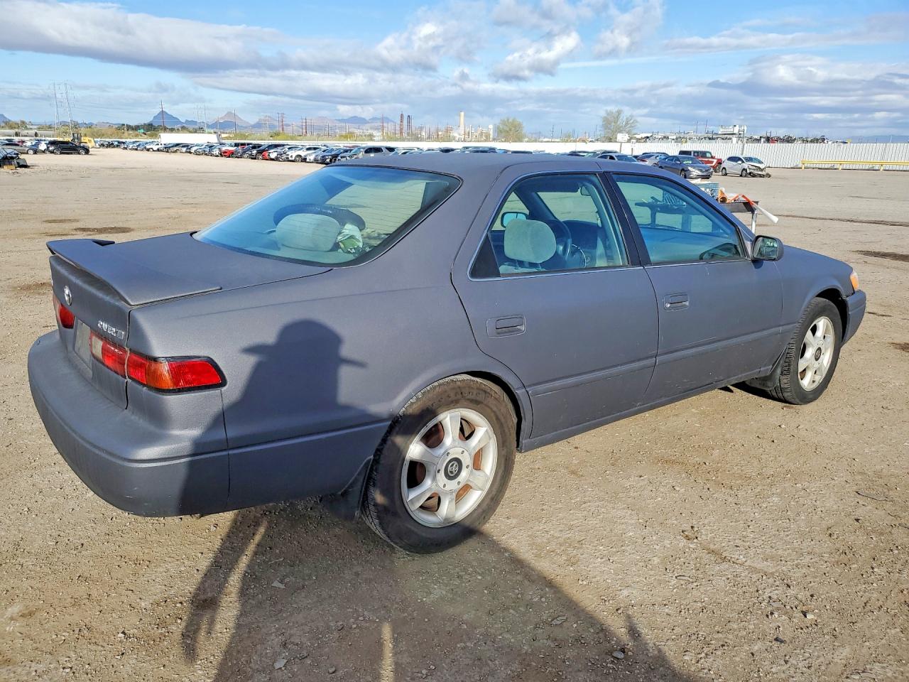 1999 TOYOTA CAMRY CE photo 3