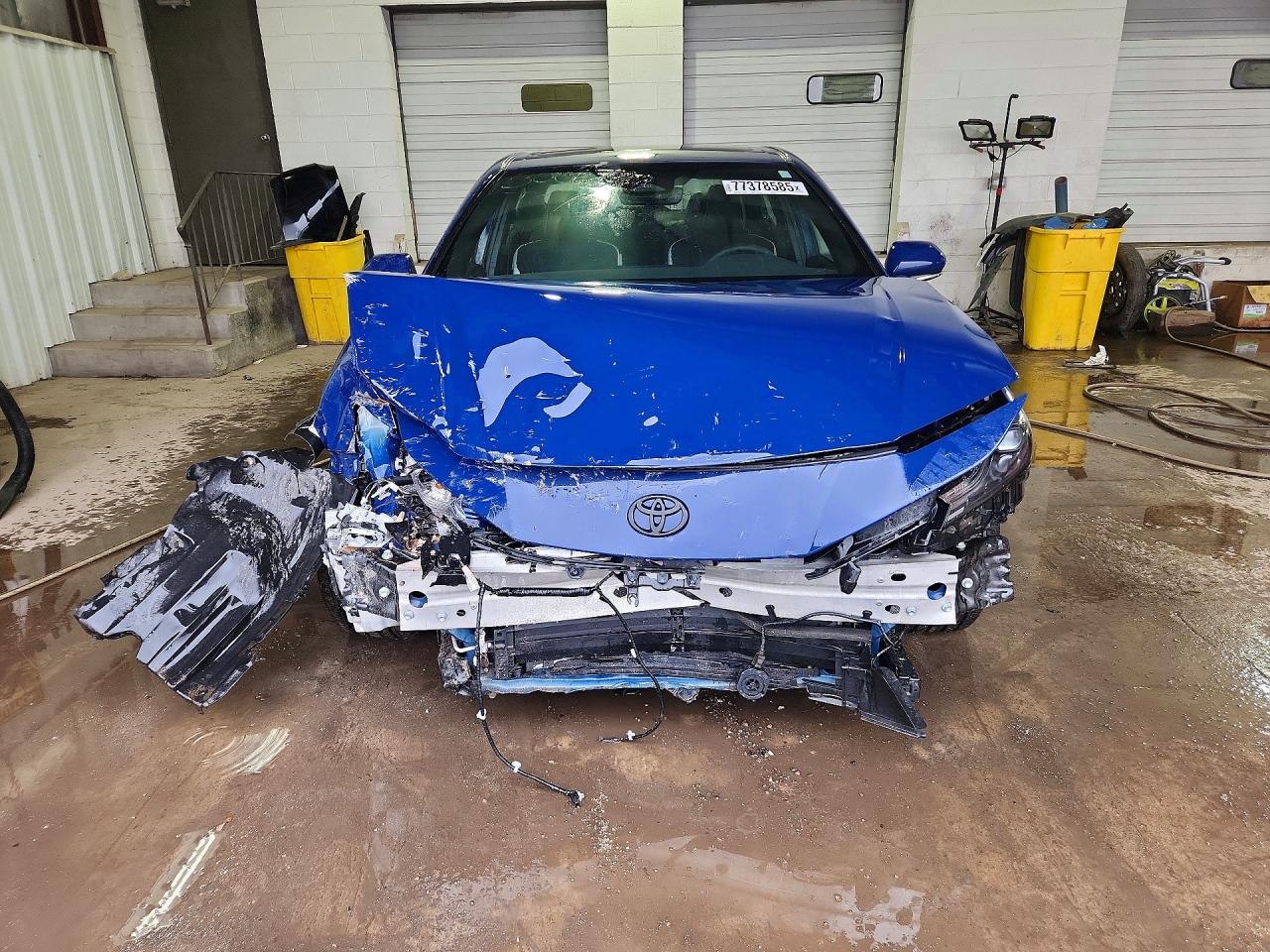 2025 TOYOTA CAMRY SE photo 13