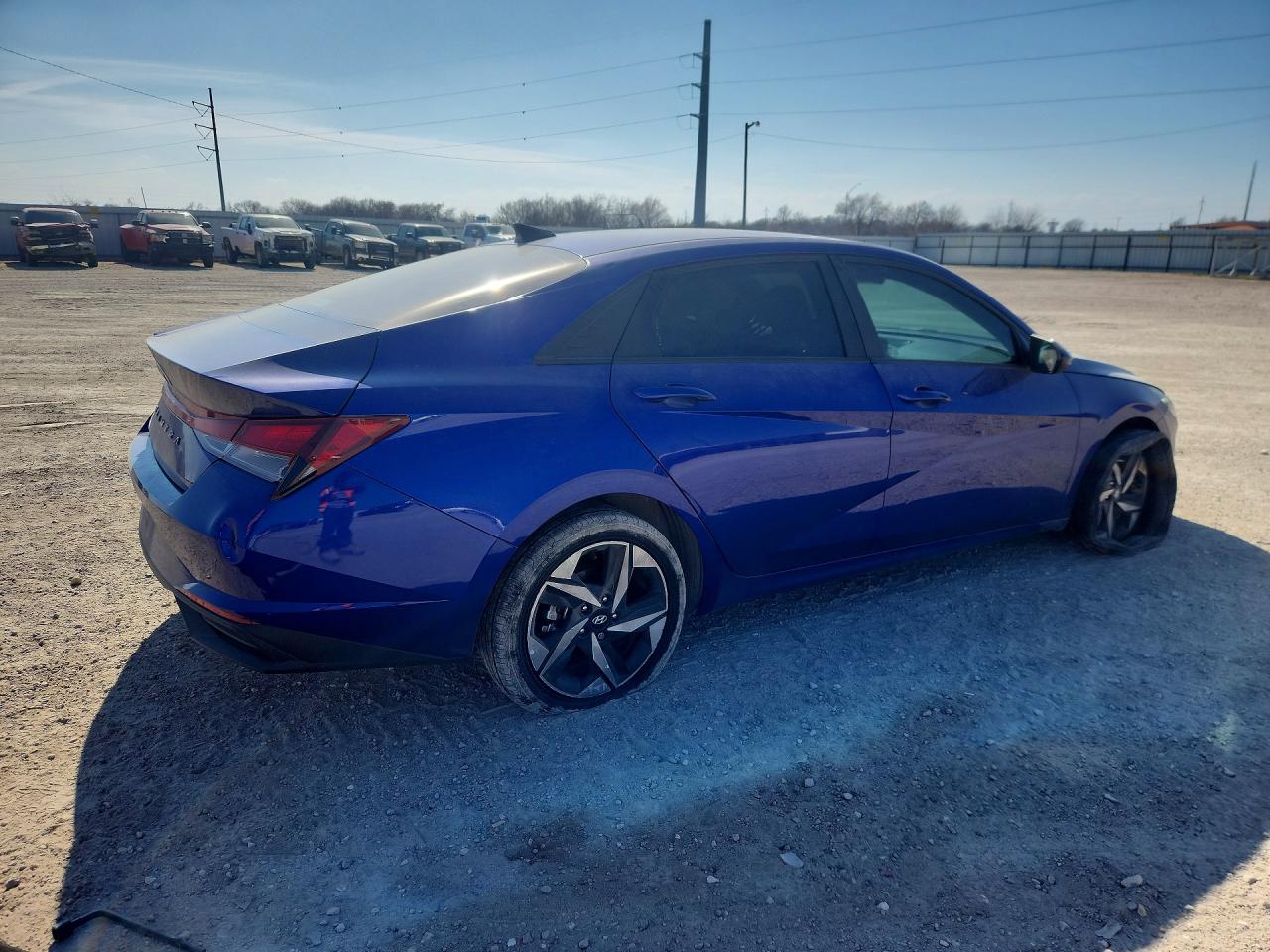 2023 HYUNDAI ELANTRA SEL photo 3