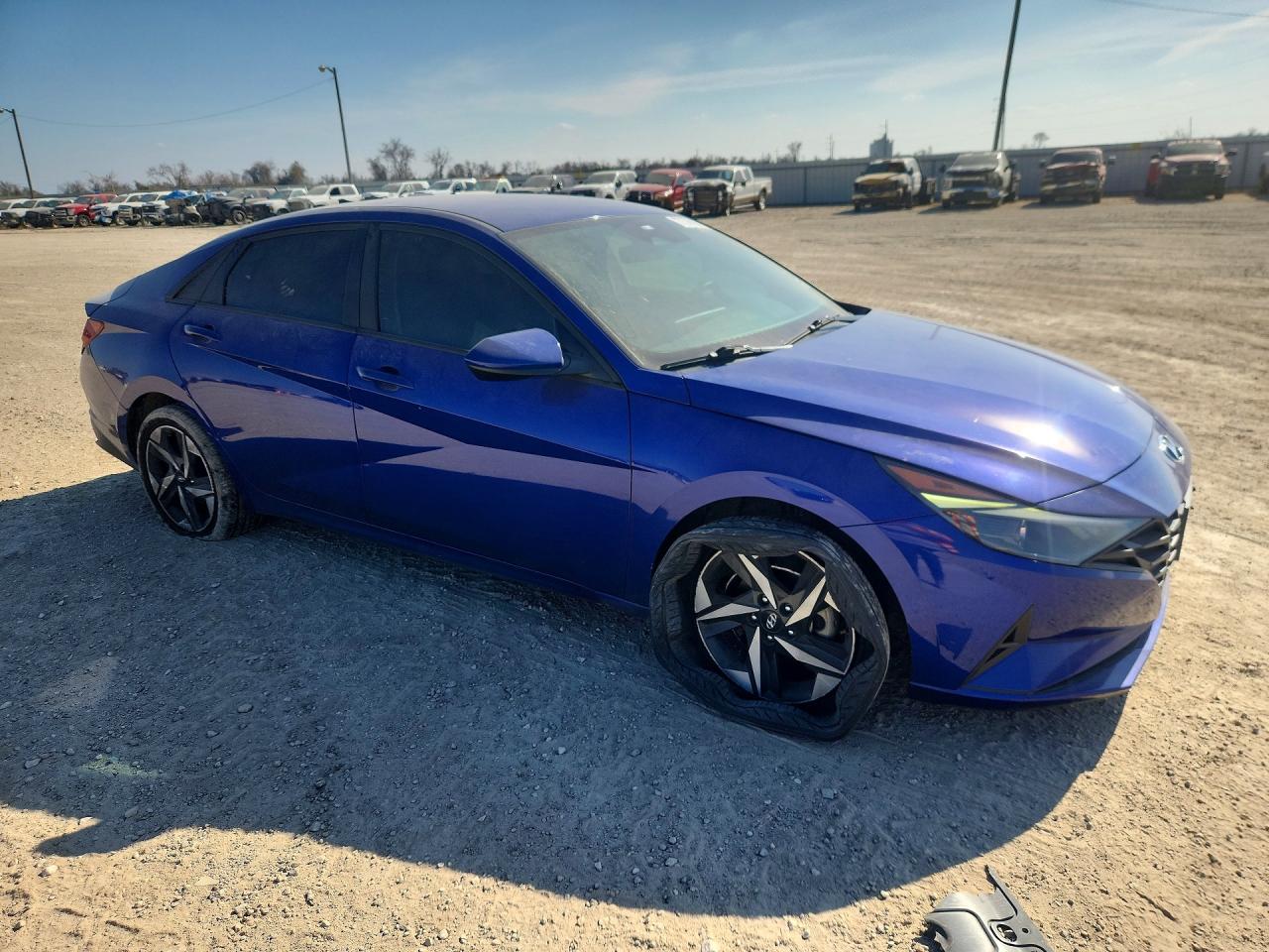 2023 HYUNDAI ELANTRA SEL photo 4