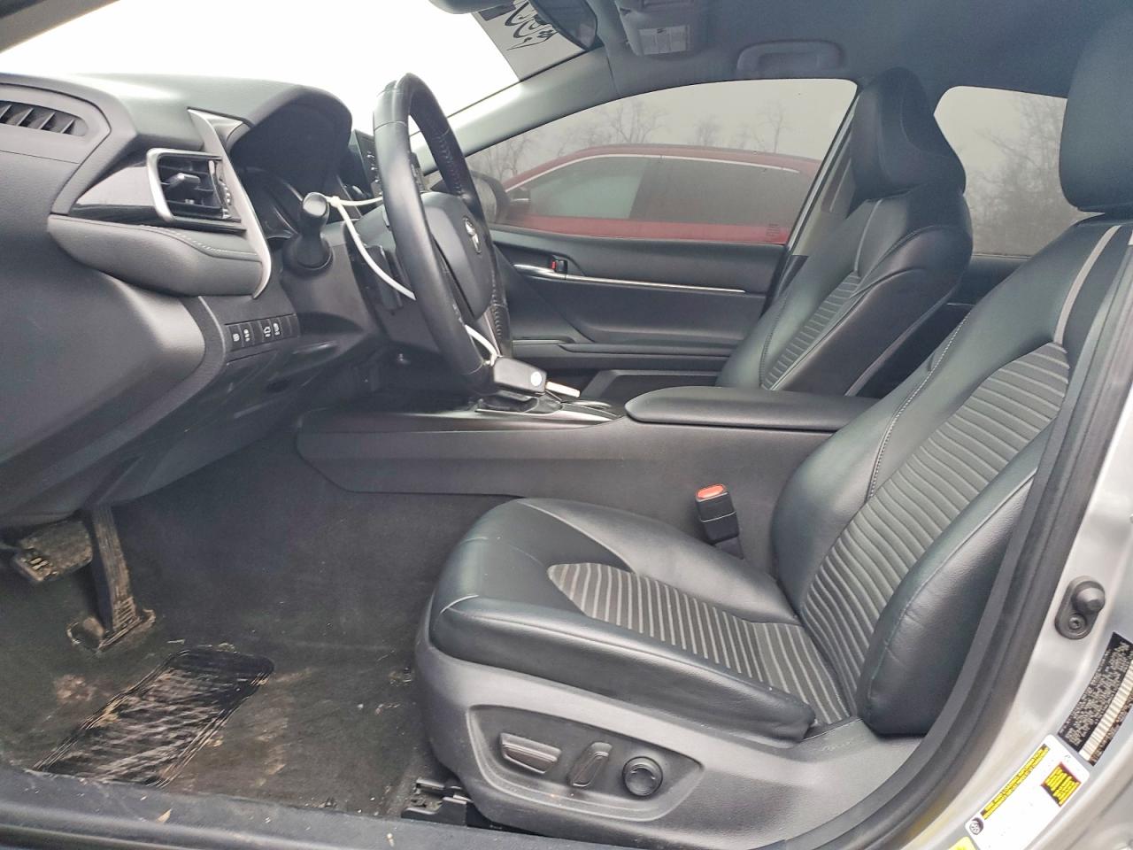 2021 TOYOTA CAMRY SE photo 13