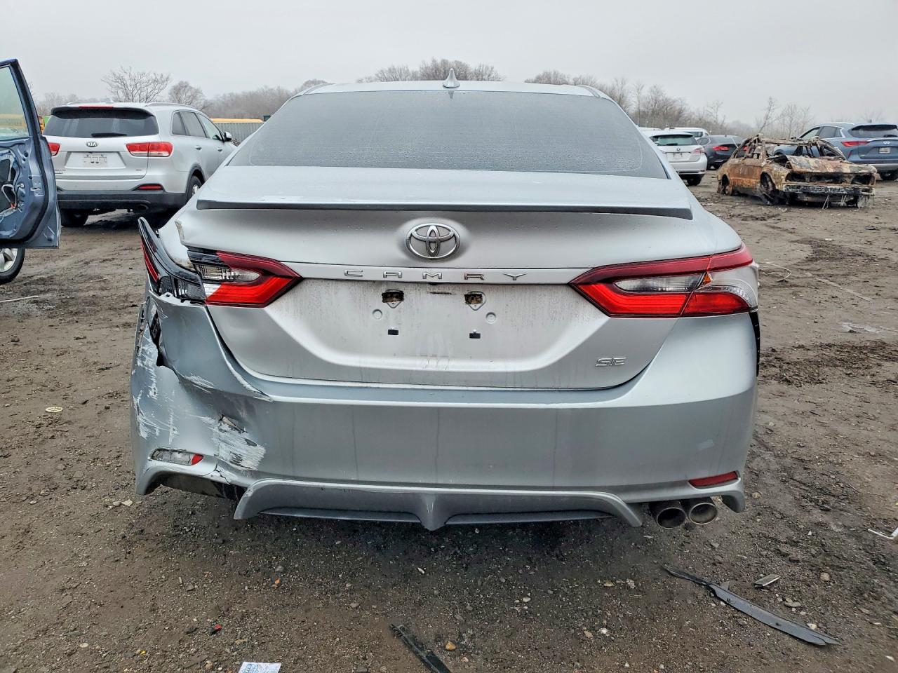 2021 TOYOTA CAMRY SE photo 11