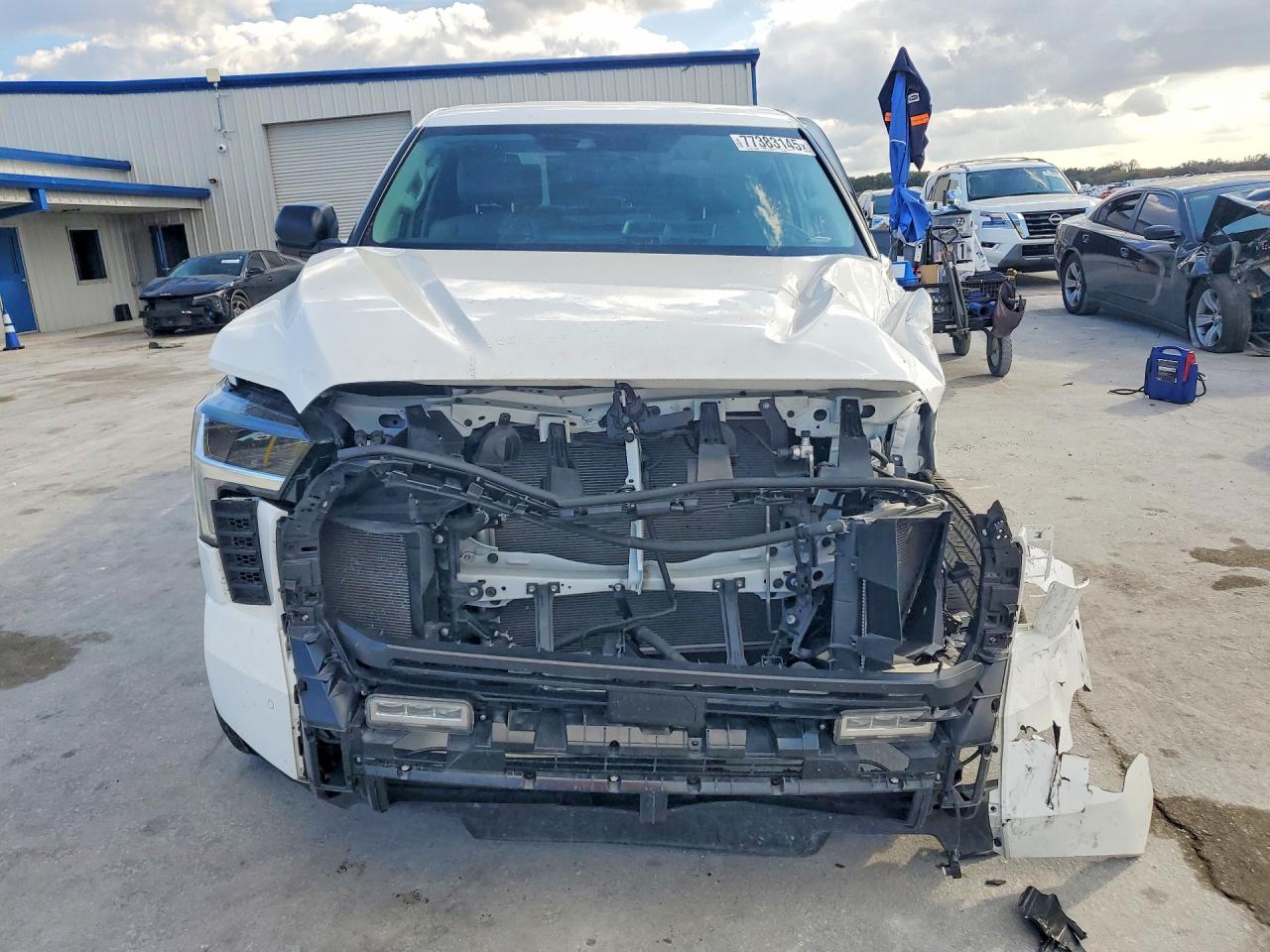 2024 TOYOTA TUNDRA CREWMAX SR photo 13